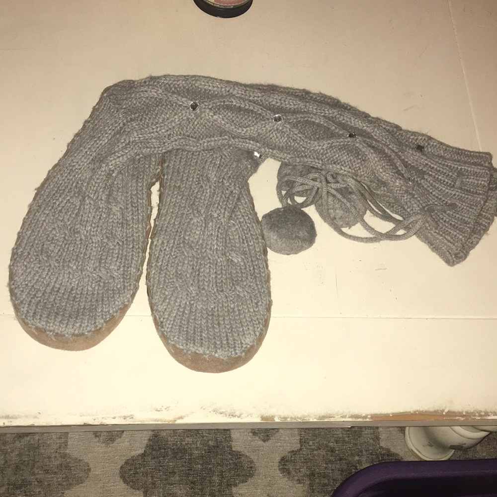 Size 9/10 Victoria Secret Pink House Knit Boots